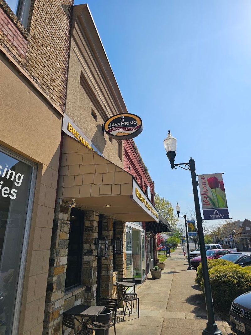 Retro Details That Give Downtown Its Character