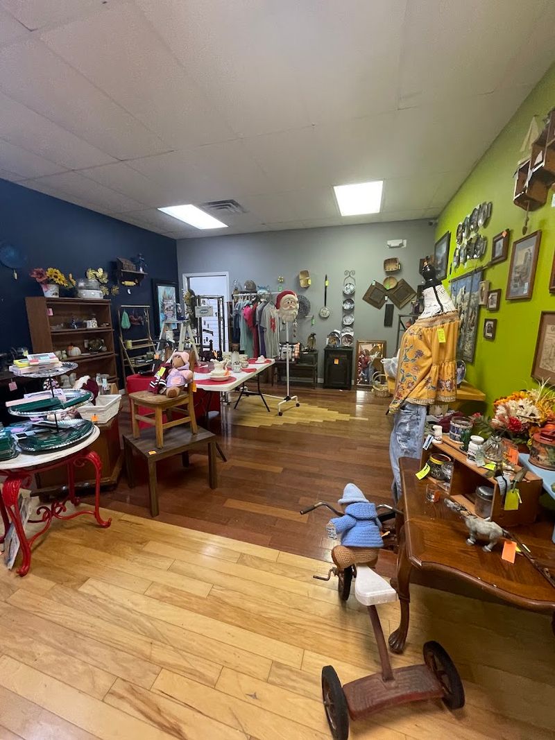 Retro Pieces Under One Roof Retro Pieces Under One Roof