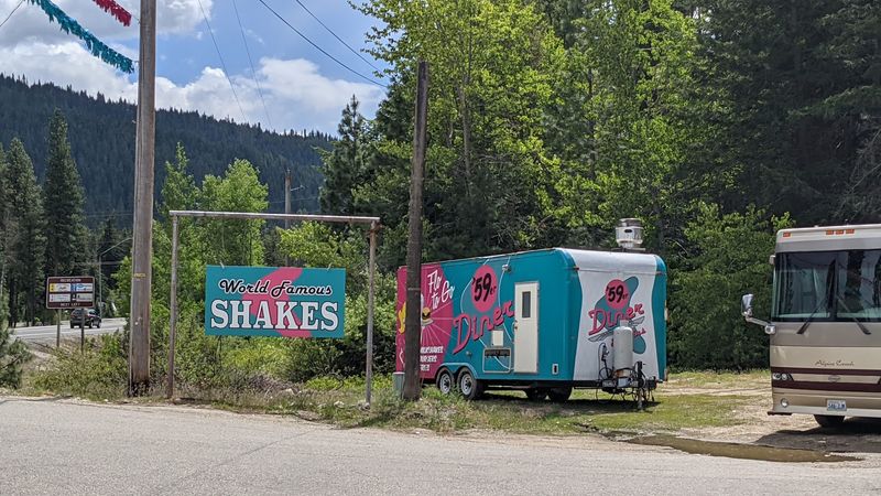 Cabins For Cozy Crash-Landings