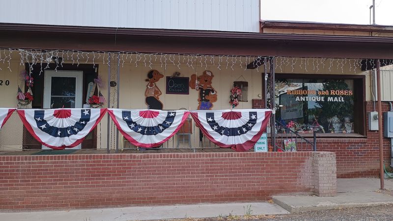 Ribbons & Roses Antique Mall - Cedaredge, CO Ribbons & Roses Antique Mall - Cedaredge, CO