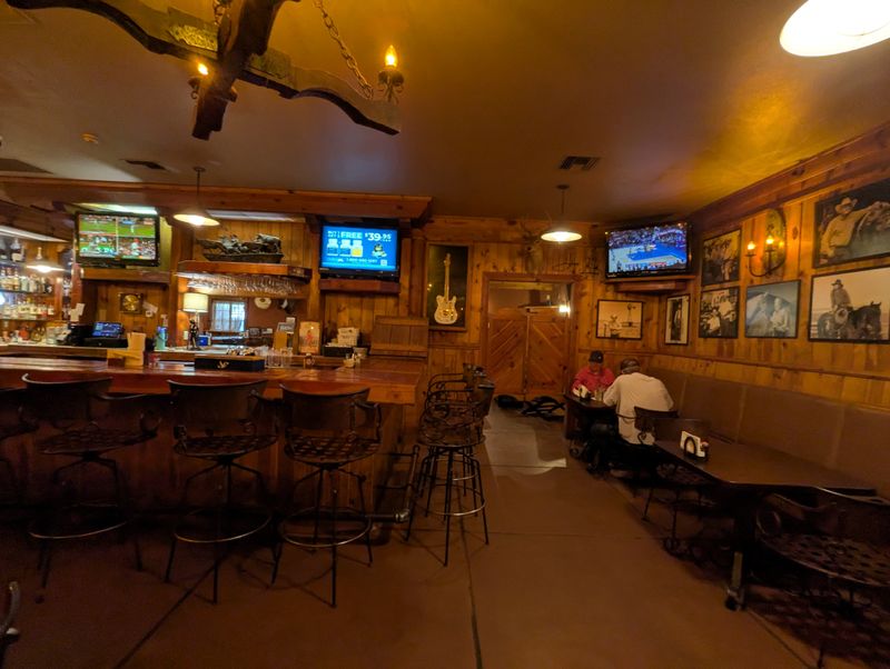 Live Country Music Creates Perfect Ambiance