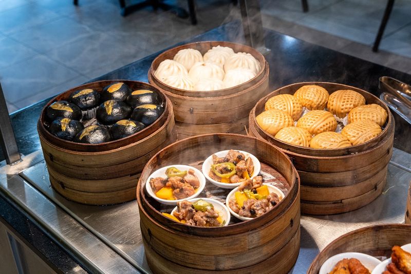 The Dessert Spread That Closes the Meal Perfectly