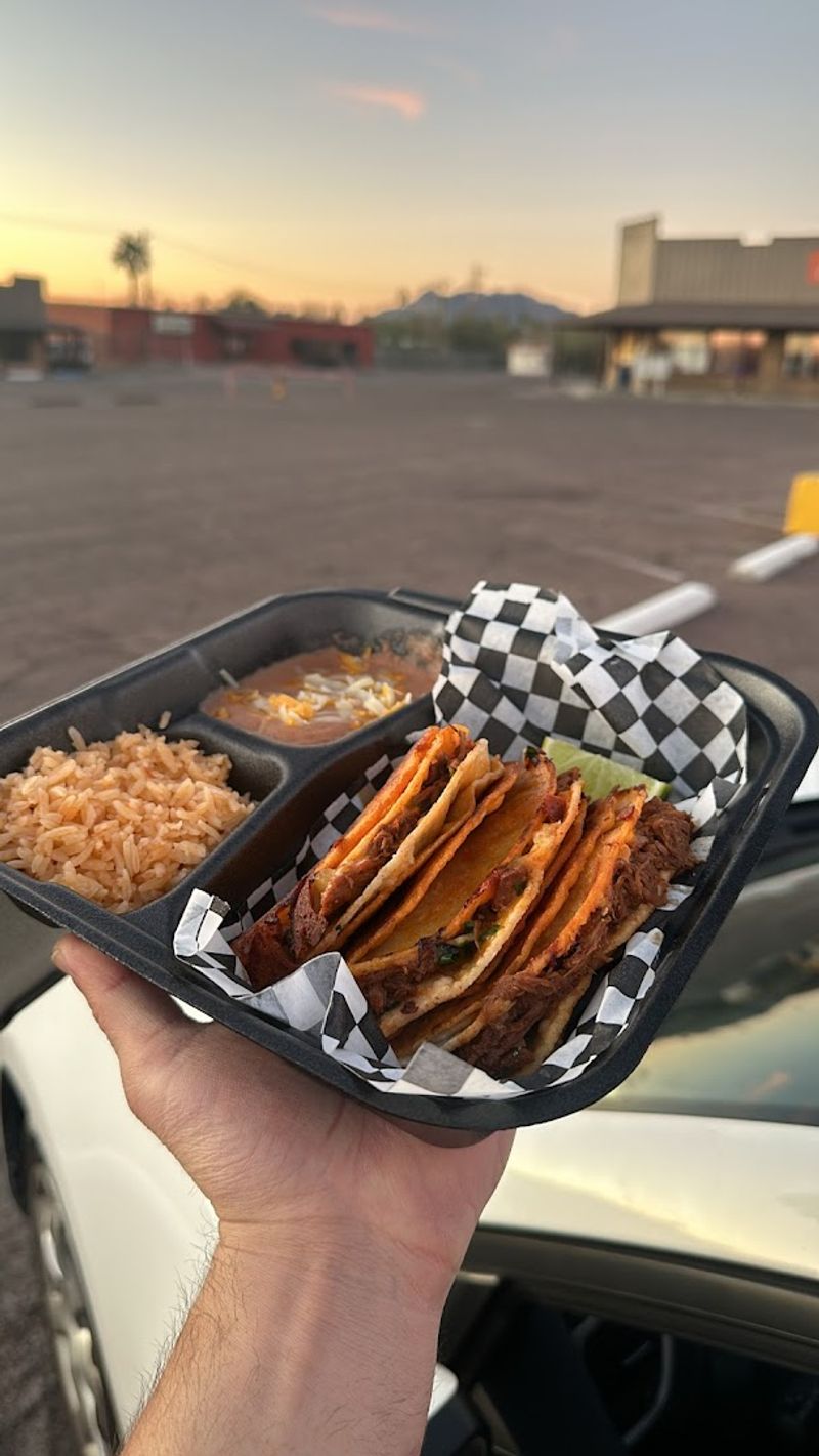 The Red Sauce That Regulars Guard Like A Secret