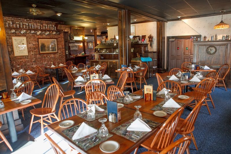 Richard's Restaurant, 115 Maine Street Richard's Restaurant, 115 Maine Street