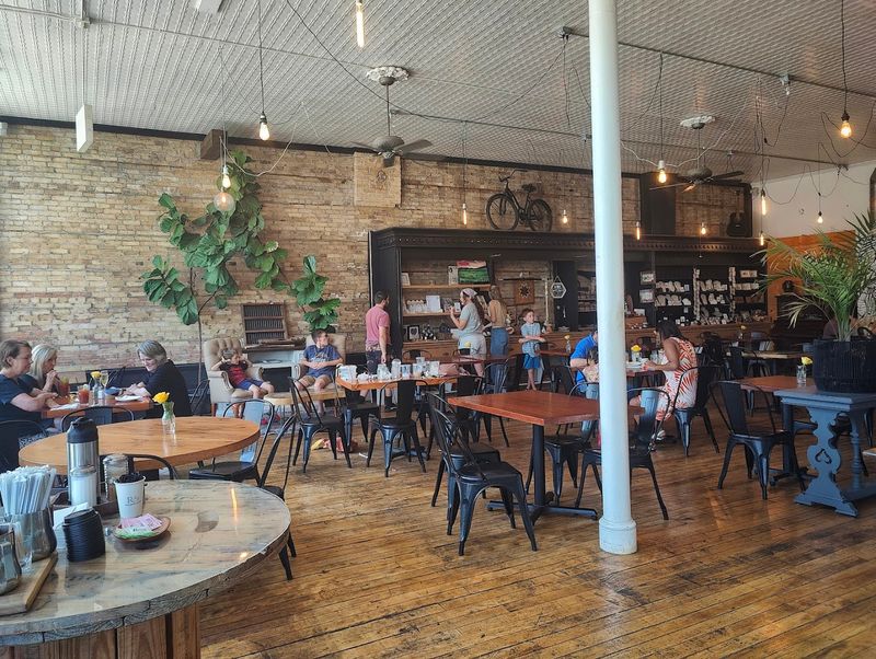 Richmond Café, Richmond