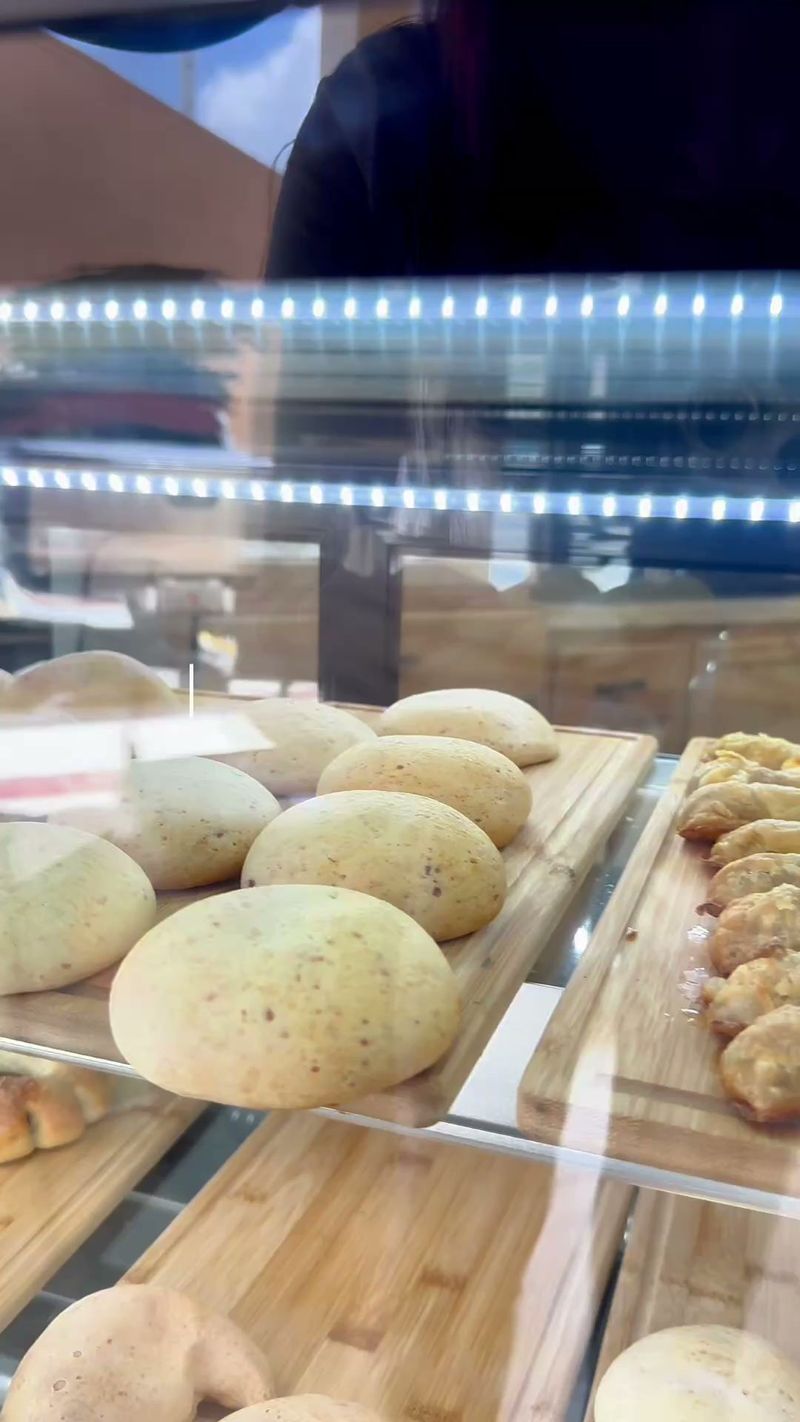 Los Paisas Bakery – Miami