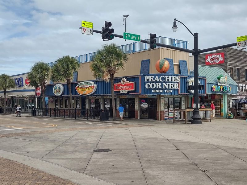 Right On The Ocean Boulevard Strip For Easy Access