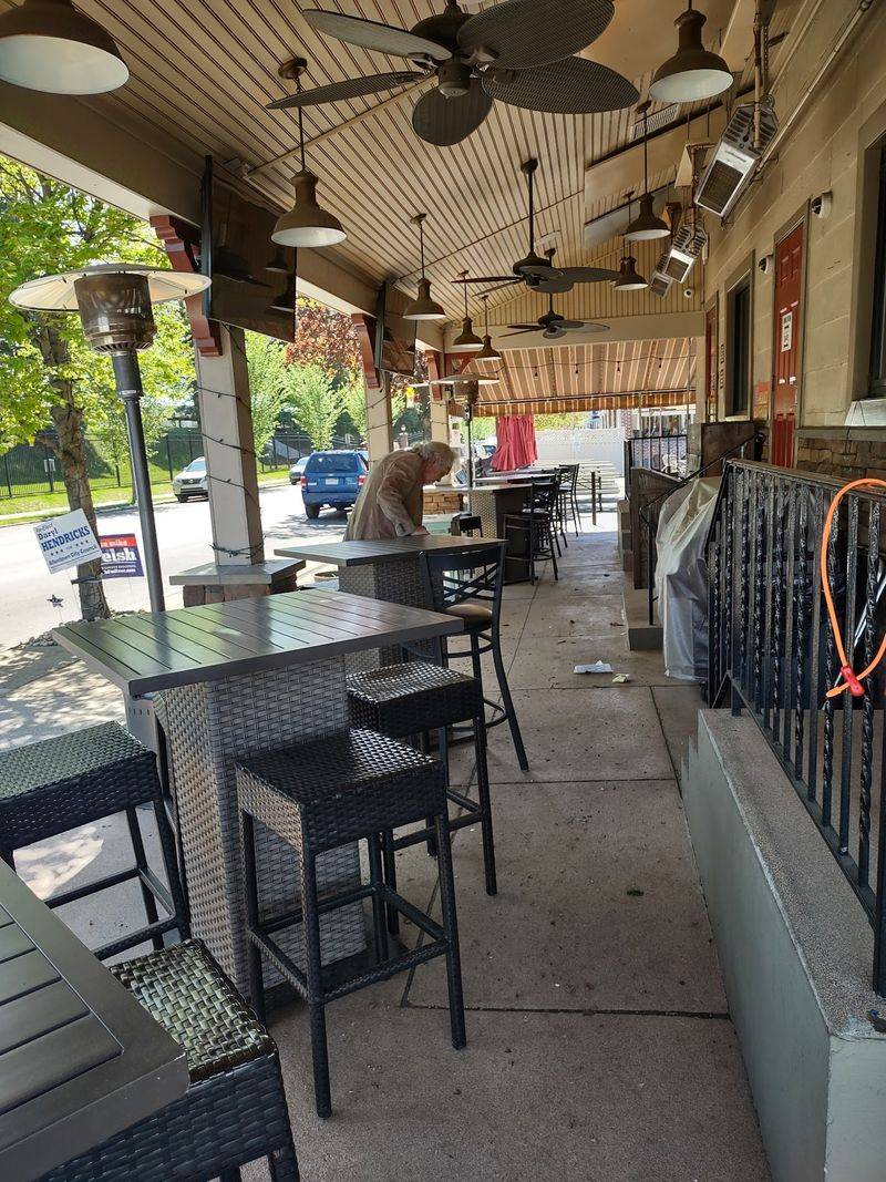 Ringers Roost: Wings, Fries, And Fairground Vibes