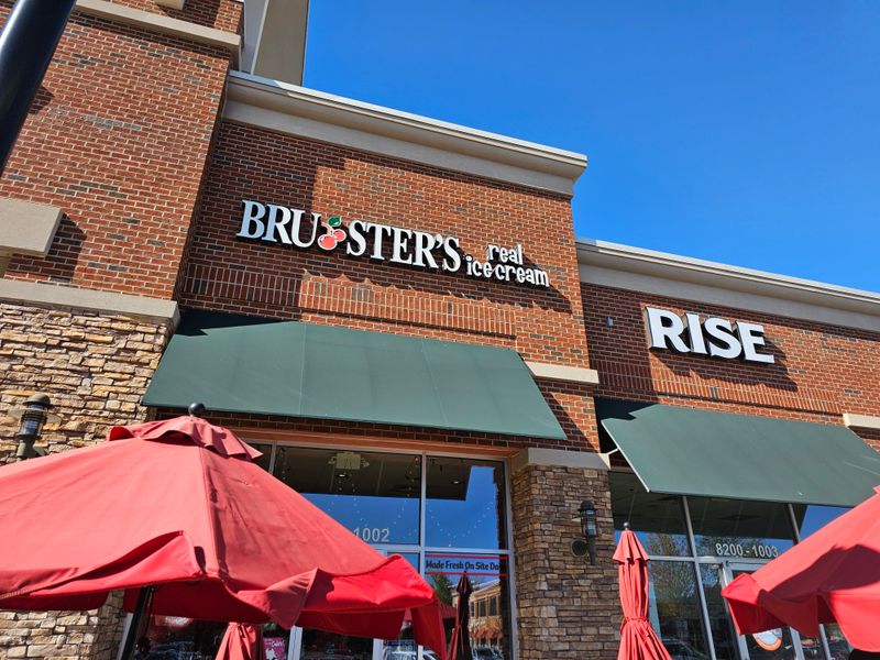 Rise Southern Biscuits And Righteous Chicken, Southpoint