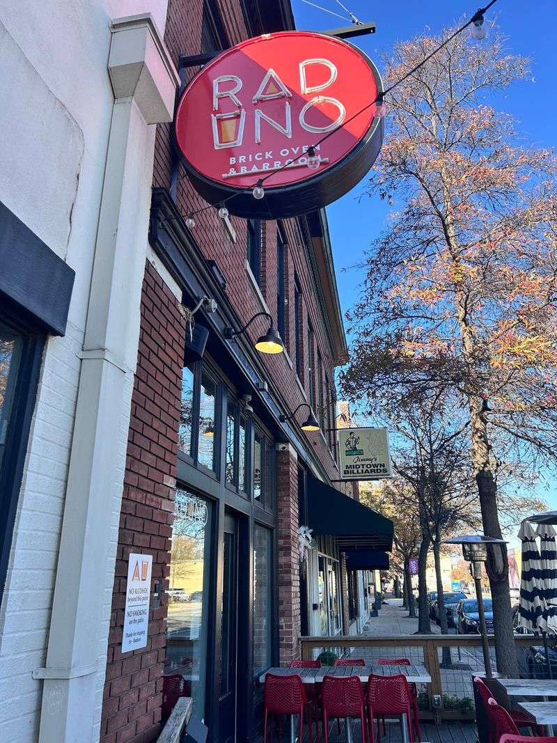 Raduno Brick Oven & Barroom