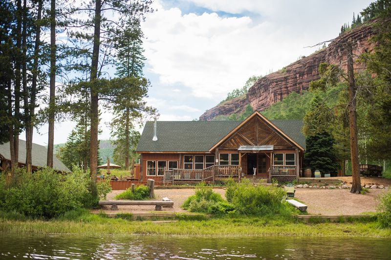 Piney River Ranch Lodge Restaurant & Bar