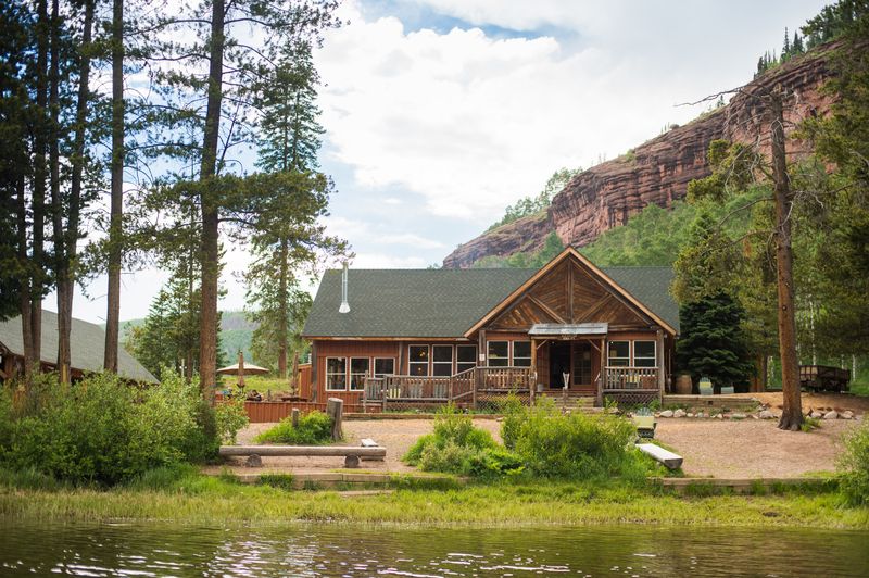 Piney River Ranch Lodge Restaurant & Bar – Piney Lake, near Vail