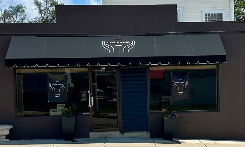 Café A Mano, Coraopolis