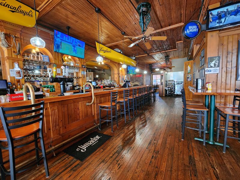 River House Bar & Grill
