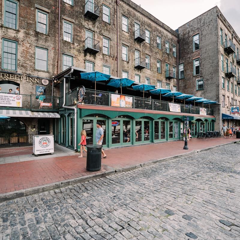 Huey’s On The River