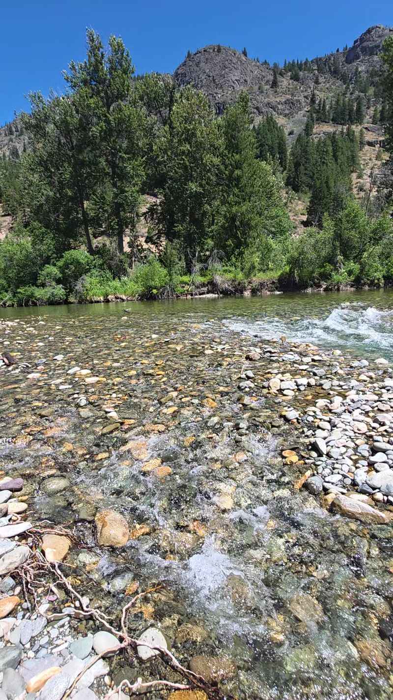 River Views And Water Right At Your Doorstep River Views And Water Right At Your Doorstep