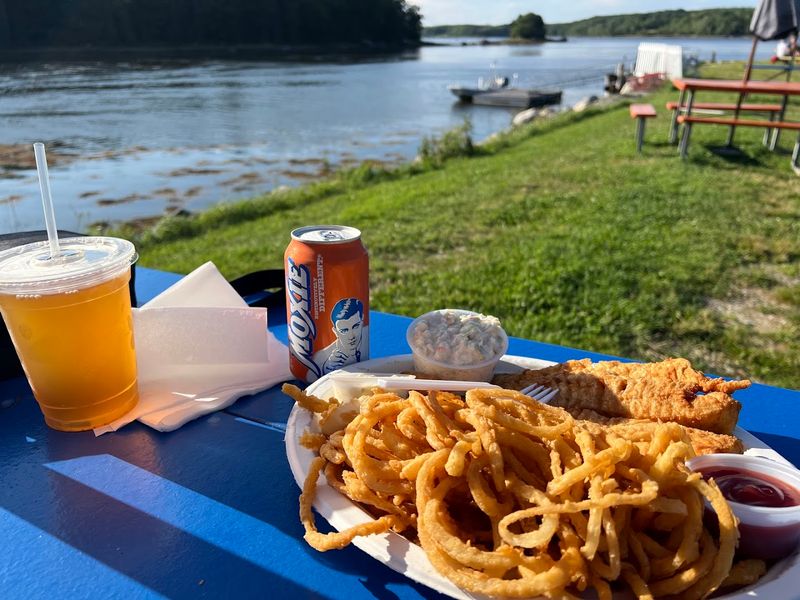 River Views, Fried Clams, No Fuss