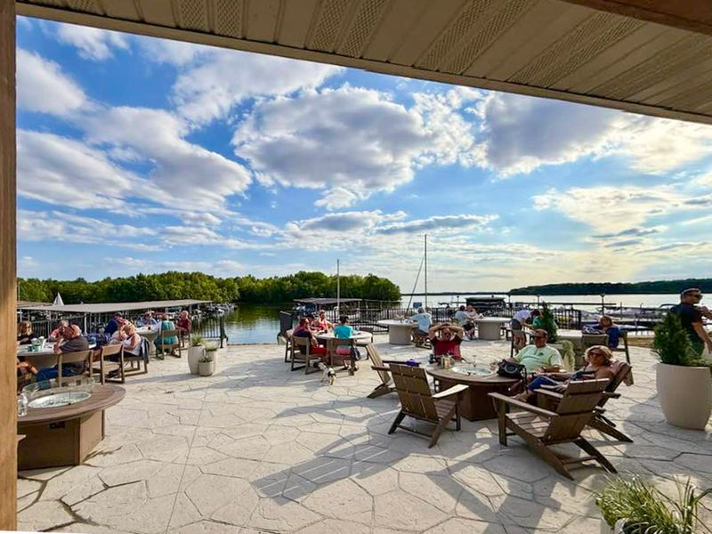 Shore House Bar & Grill - Weldon