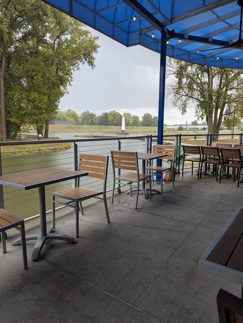 Smiths' Boathouse Restaurant, Troy