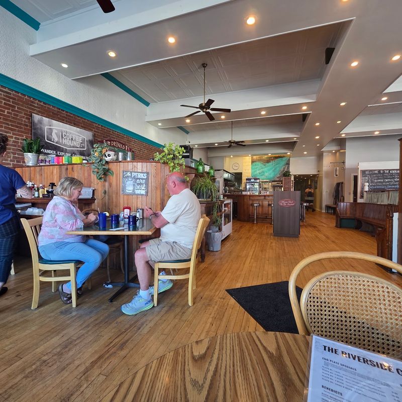 Riverside Cafe Riverside Cafe