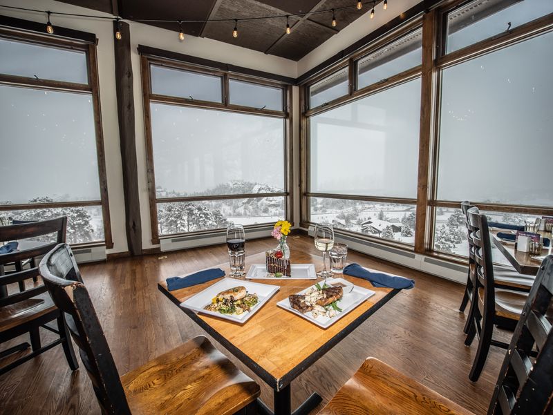 Twin Owls Steakhouse – Estes Park