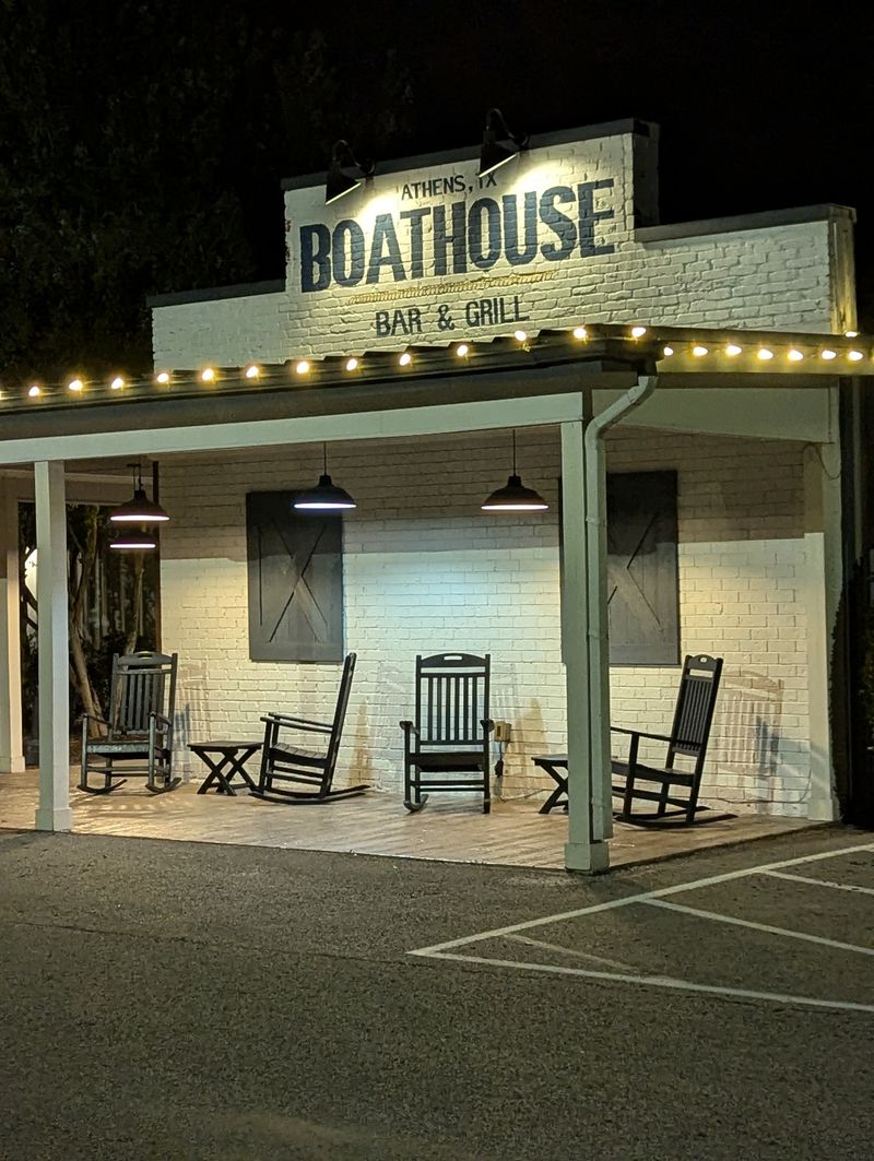 Boathouse Bar & Grill