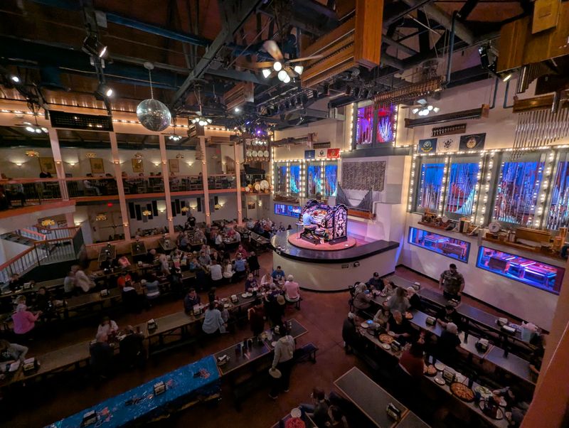 Organ Stop Pizza – Pizza Plus The Giant Wurlitzer Organ Show