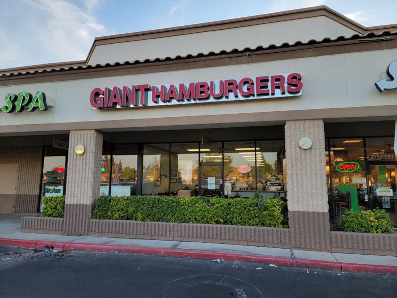Giant Hamburgers, Mesa