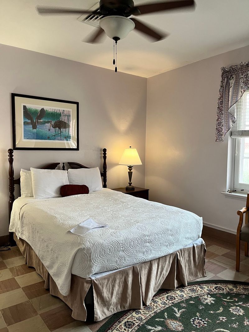 Rooms Without TVs, And That's The Charm Rooms Without TVs, And That's The Charm