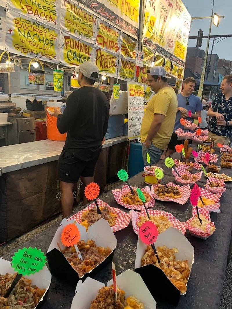 Roscoe Village Burger Fest, July 17-19 Roscoe Village Burger Fest, July 17-19