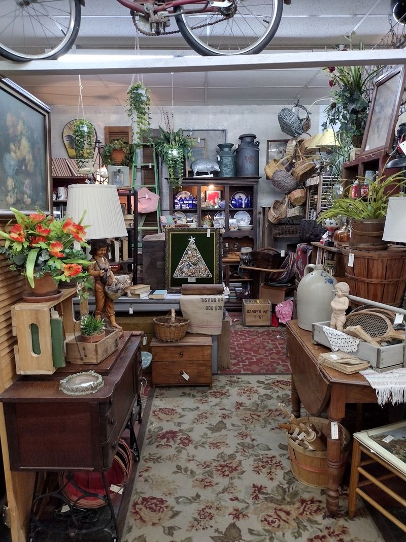 Rose Antique Mall & Flea Market, Rogers Rose Antique Mall & Flea Market, Rogers