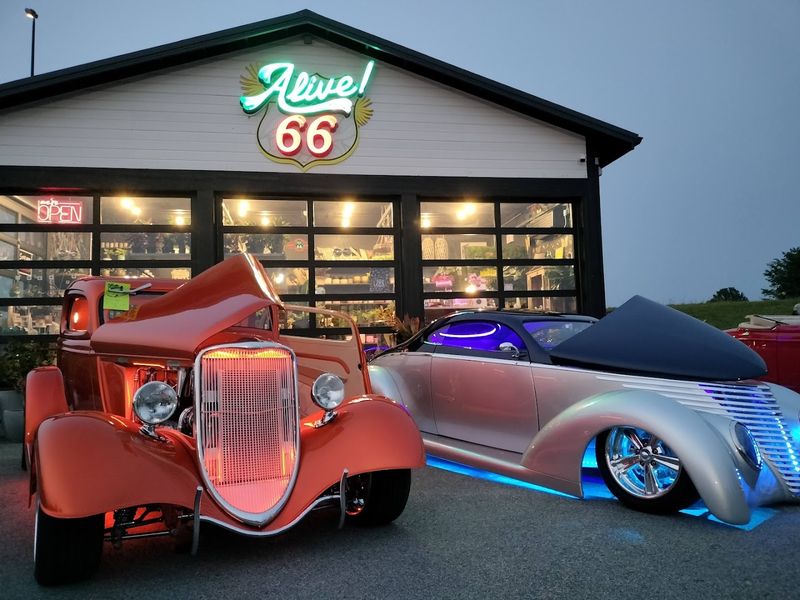 Route 66 Motorheads Bar And Grill, Museum and Entertainment Complex, Springfield Route 66 Motorheads Bar And Grill, Museum and Entertainment Complex, Springfield