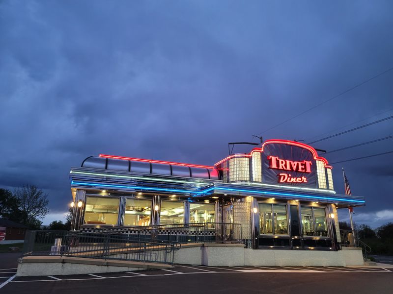 Trivet Diner