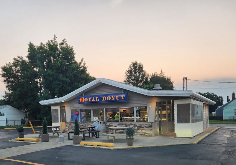 Royal Donut