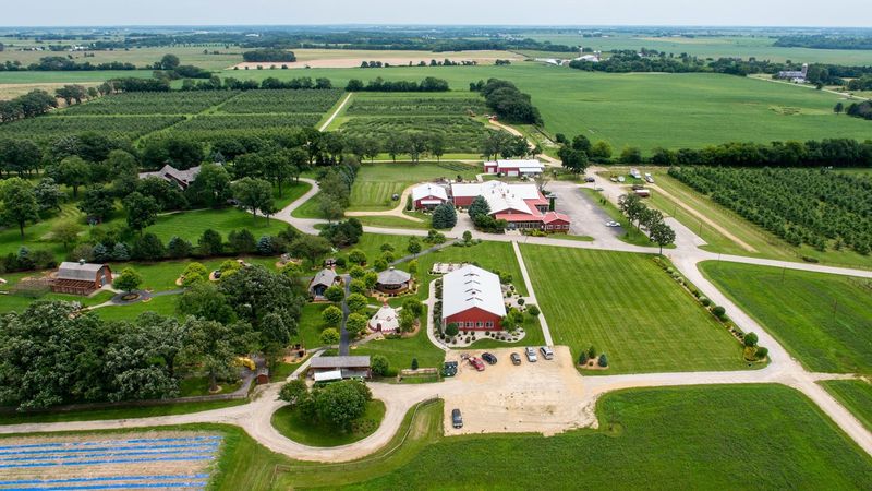Royal Oak Farm Orchard (Harvard, IL)