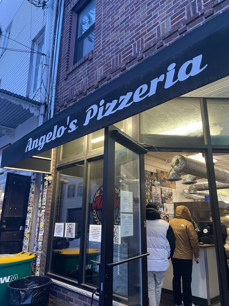 Angelo's Pizzeria