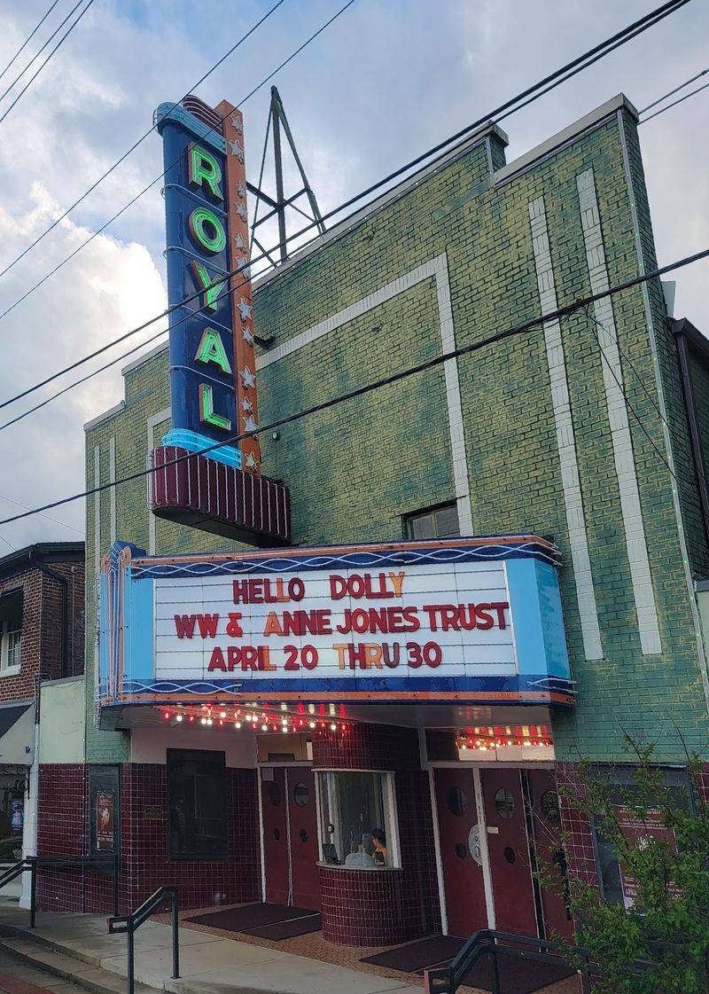 Royal Theatre, Benton