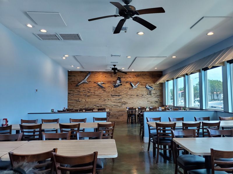Roy's Restaurant