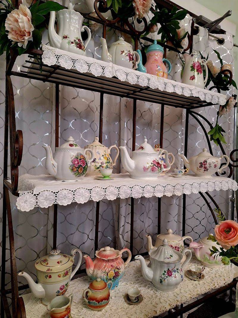 Village Tea Room & Gift Shop – Springfield