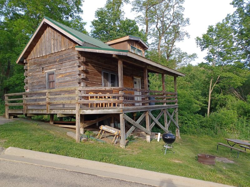 Rustic River Cabins Savanna Illinois, Savanna, IL