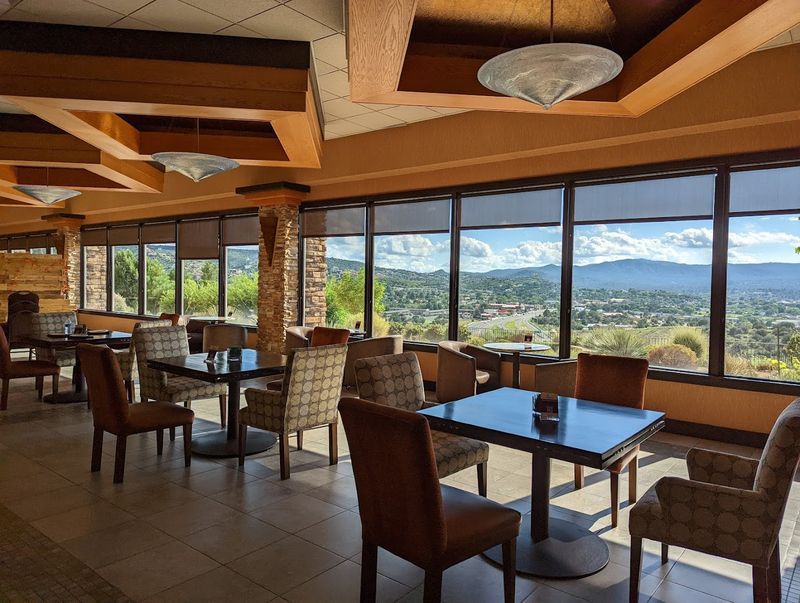 Breakfast Hours That Reward Early Risers Generously