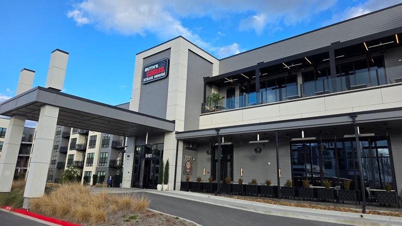 Ruth's Chris Steak House, Rogers