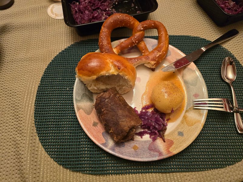 Rye Loaves, Hard Rolls and Hearty German Dinners Rye Loaves, Hard Rolls and Hearty German Dinners