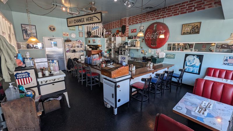 S And W Country Diner