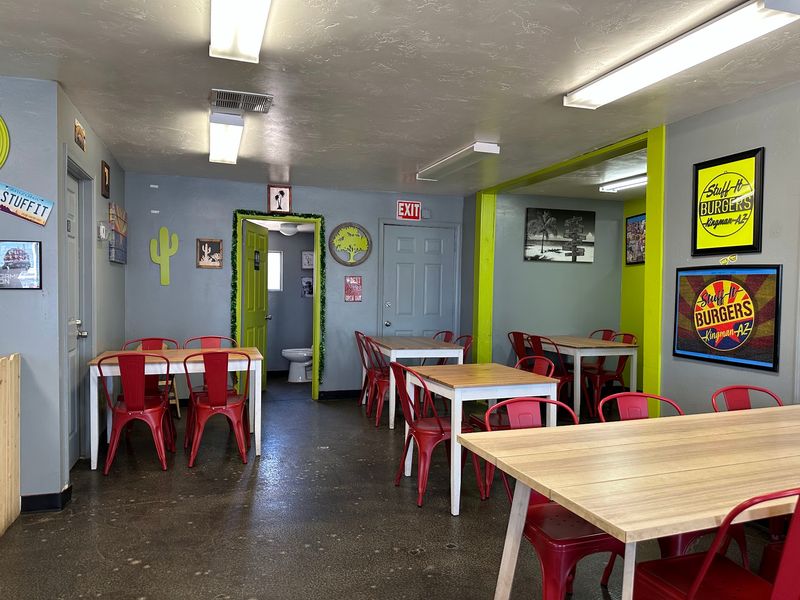 STUFF-IT BURGERS, Kingman