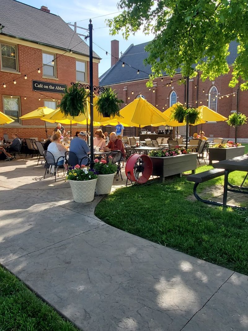 Cafe on the Abbey — Columbia