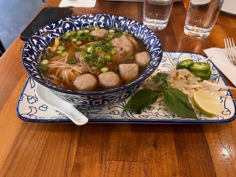 Saigon Sisters, Chicago, IL