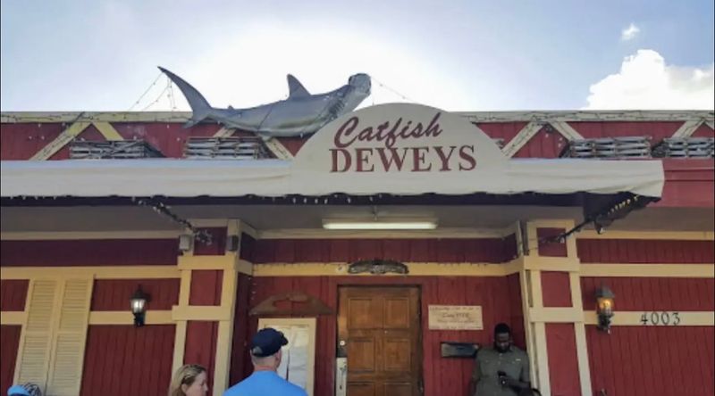 Catfish Deweys — Oakland Park, Florida