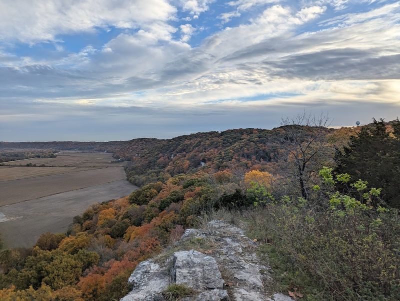 Salt Lick Point Loop, Loud Thunder Forest Preserve