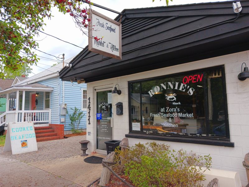 Ronnie’s Crab Shack — 1411 Castle St, Wilmington
